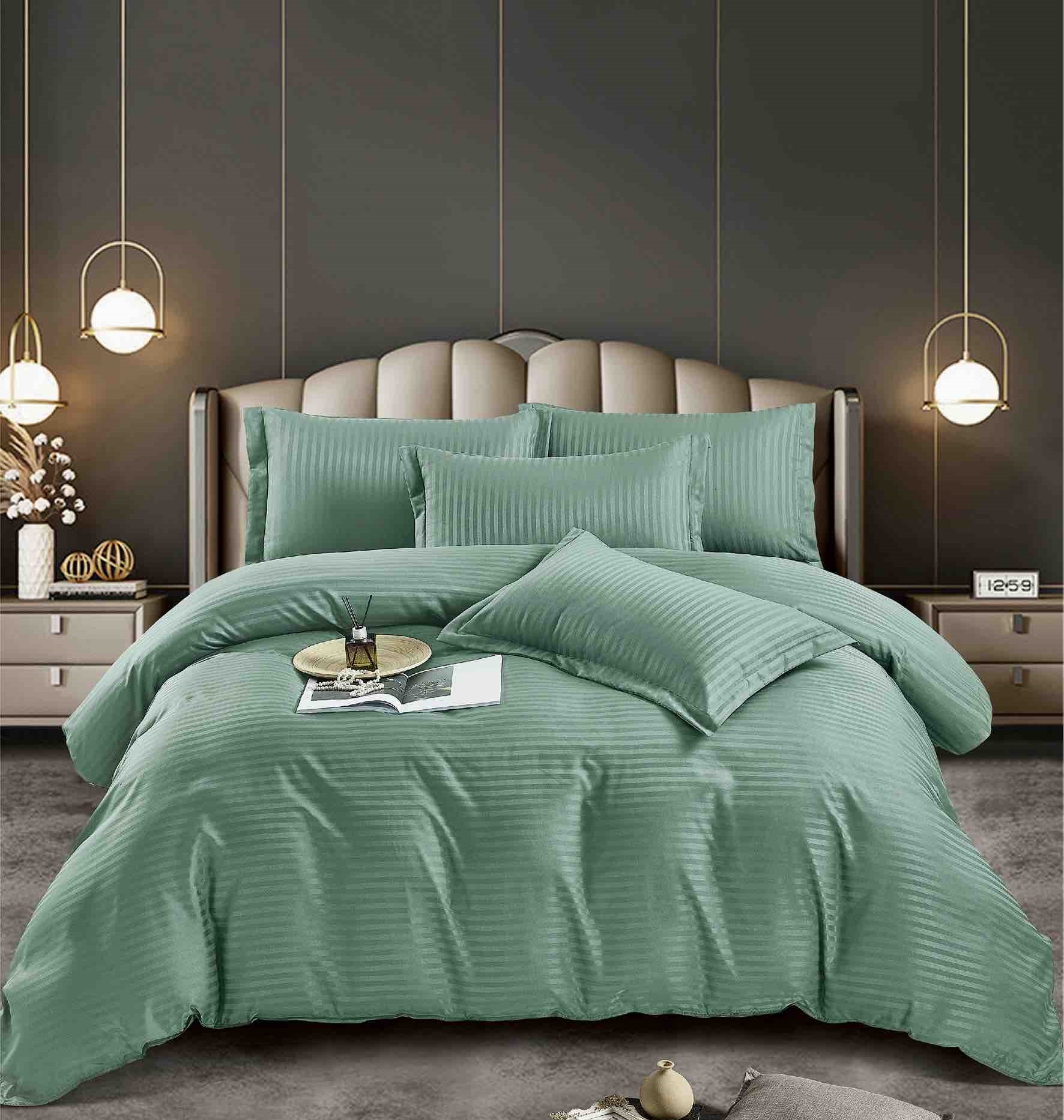 NdaCGXb7q2dk9jwgr-7 Lenjerie king size cu elastic Damasc Finet 6 piese Verde deschis pentru confort și eleganță în dormitor - imagine 1