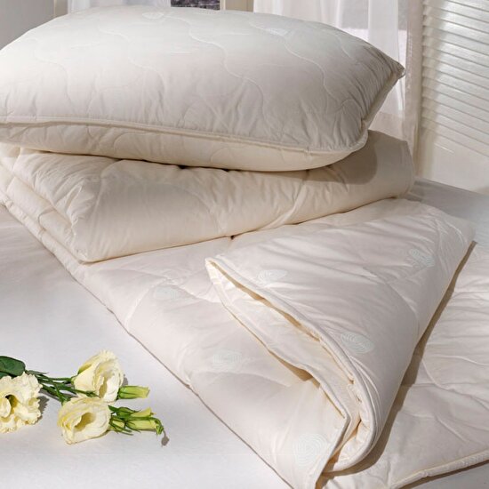 PERNA-CU-UMPLUTURA-LANA-TAC Perna bumbac 50x70 cm cu margele de lana TAC, matlasata si reutilizabila, ambalaj textil - imagine 1