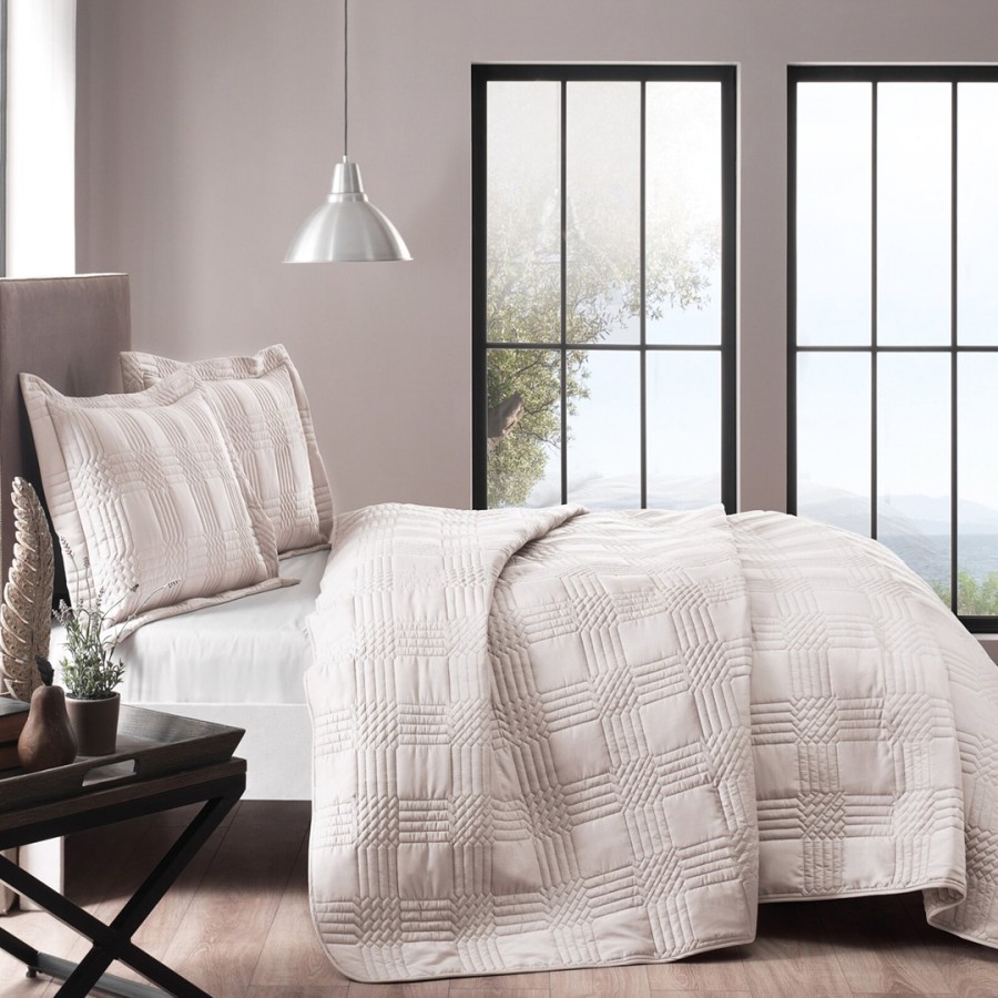cuvertura-pat-tac-serena-ecru-1 Cuvertură pat 180x240 cm Serena ecru TAC DELUXE din material modern, 100% PES - imagine 1