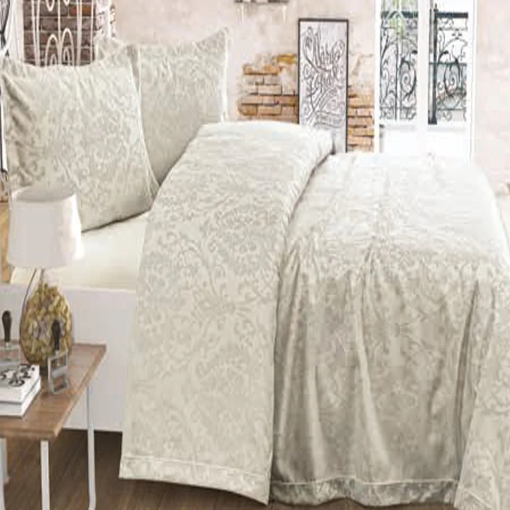 cuvertura-de-pat-king-size-cu-2-fete-de-perna-Jaquard-Embossed-Deluxe-gri-jpg Cuvertură de pat king size gri Jaquard Embossed Deluxe 230x240 cm cu fețe de pernă din poliester - imagine 1