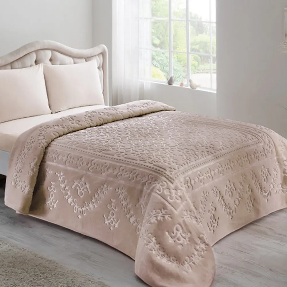 patura-emboss-deluxe-amira-cappucino-mink-jpg Patura pentru pat Amira cappucino DELUXE 220 x 240 cm poliester moale si durabil - imagine 1