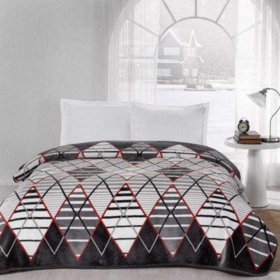 patura-martha-tac Patura pentru pat Martha TAC 220 x 240 cm din poliester - design elegant si rezistent, ideal pentru dormitor - imagine 1