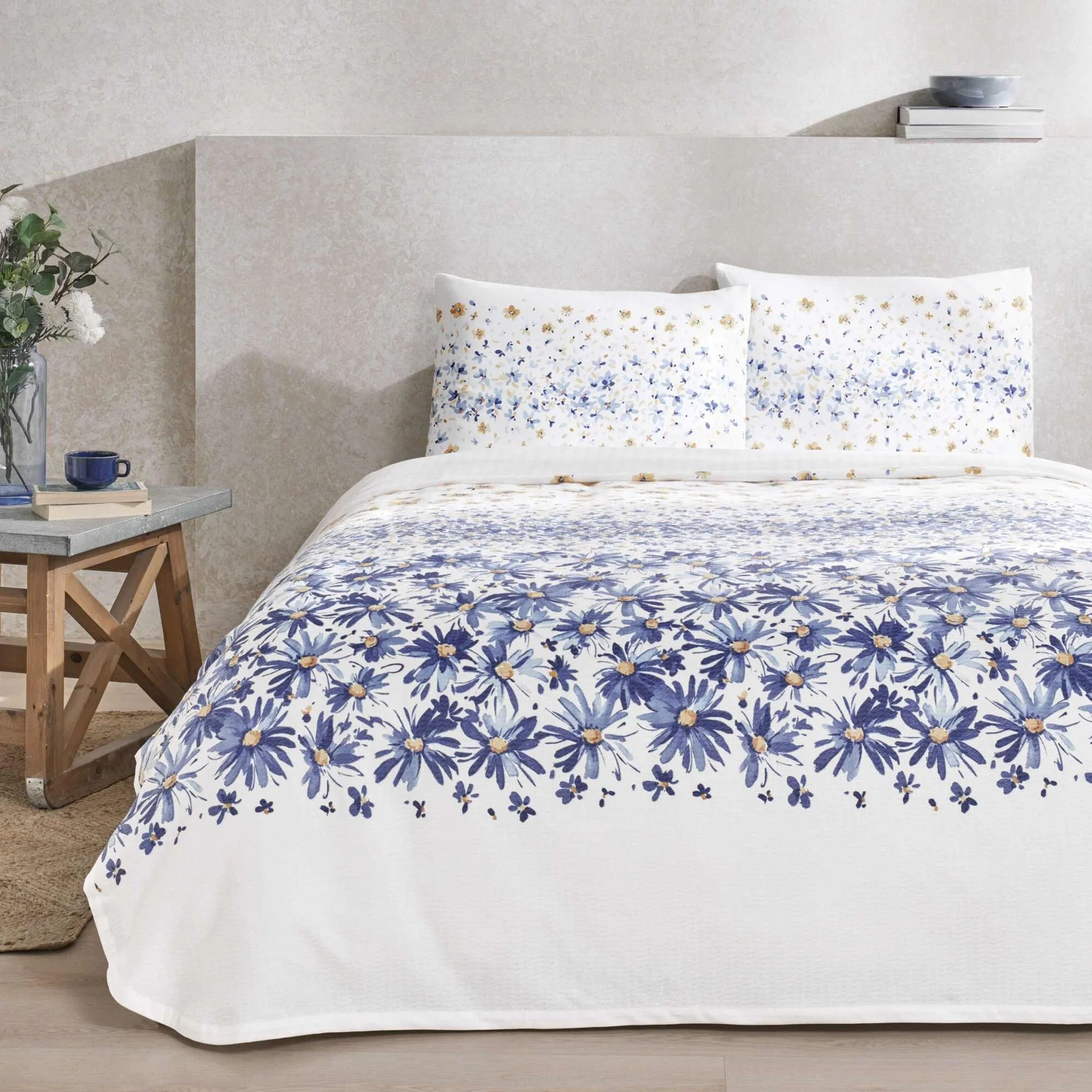 set-lenjerie-si-cuvertura-vara-pike-bumbac-flora-tac Set Lenjerie Bumbac Ranforce Flora TAC cuvertură elastică 160x200 cm, 200x230 cm, design modern, tratament antisifonare - imagine 1
