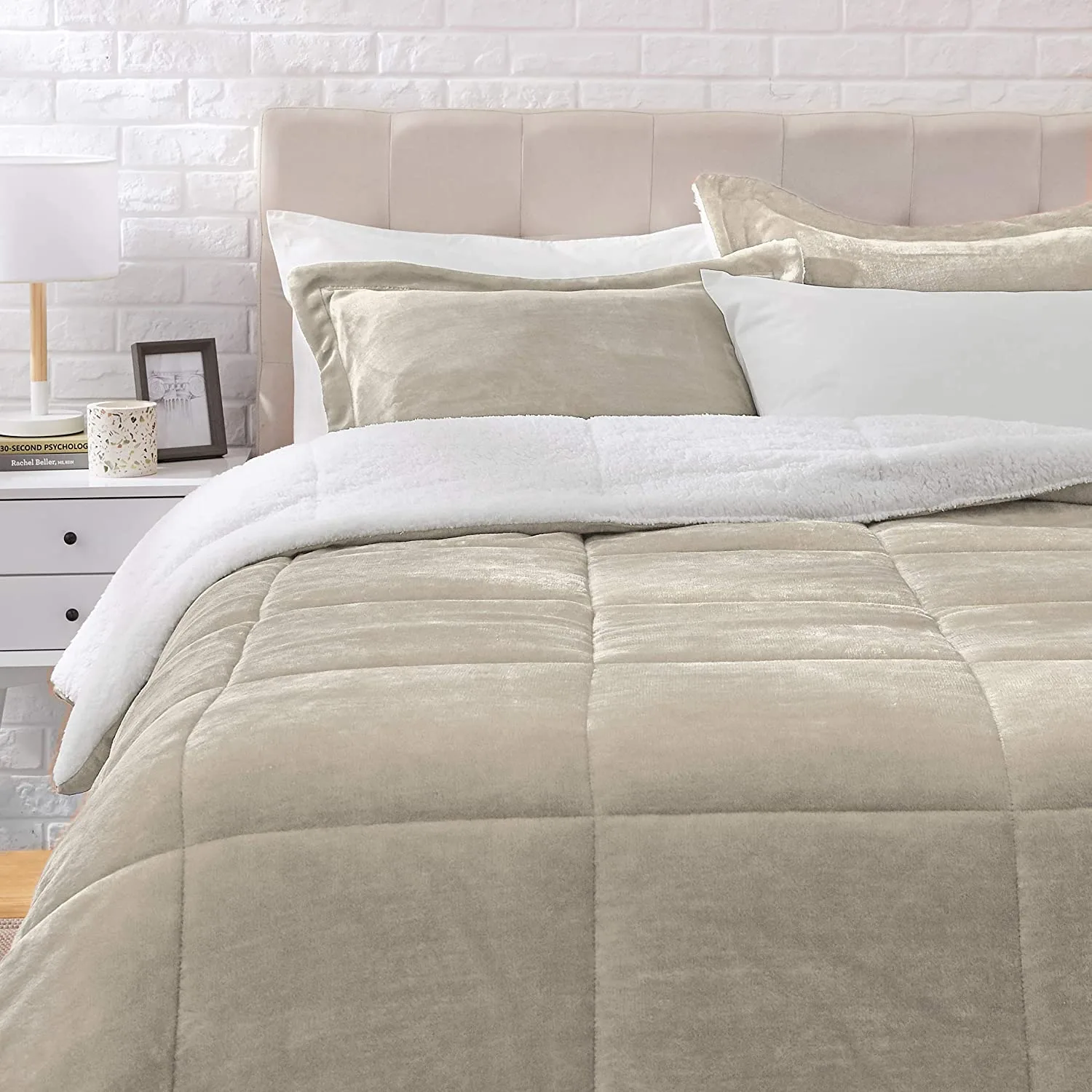 set-comforter-cocolino-bej-ValleRosa-jpg Set cuvertură pat 2 persoane bej ValleRosa Deluxe 220x200cm din 100% PES cu 2 fețe de pernă 50x70cm - imagine 1